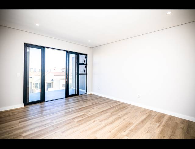 4 BEDROOM FREEHOLD FOR SALE IN SANDOWN